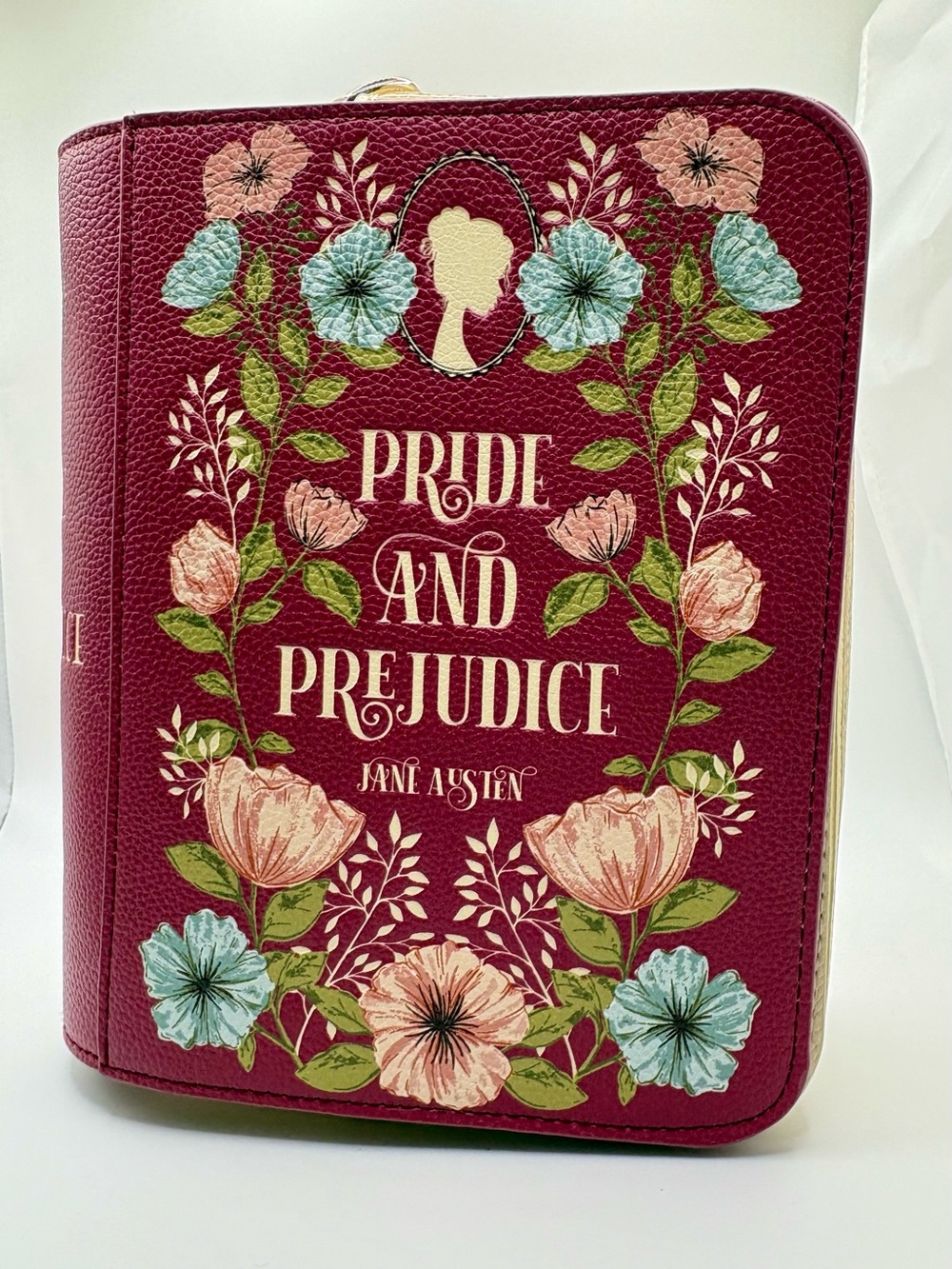 NWT Steel Mill & Co Pride and Prejudice Book Crossbody Bag 📚🌸
